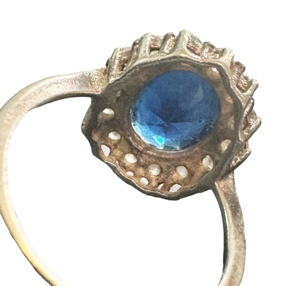 Designer Cubic Zirconia Sterling Silver Ring (6.5) - Picture 2 of 5